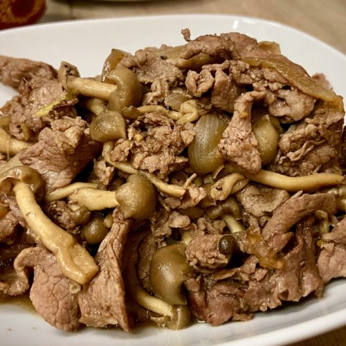 beef with onions and mushrooms