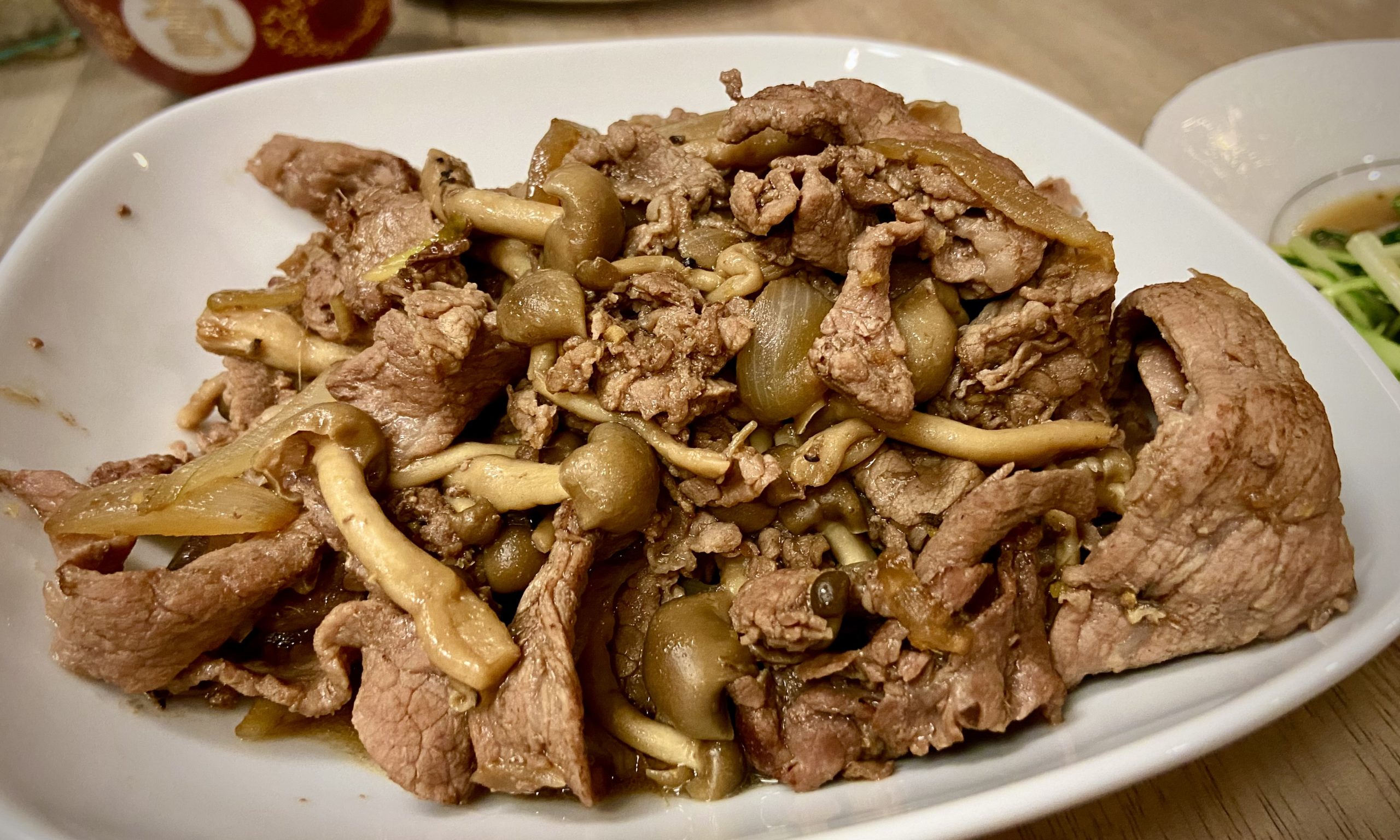 beef with onions and mushrooms
