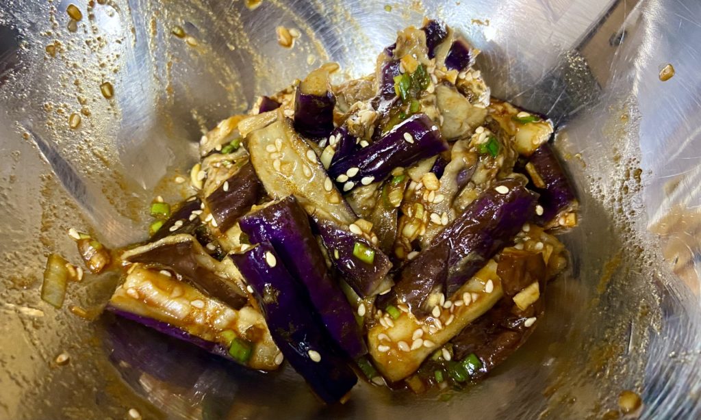 Eggplant pieces in garlic sauce